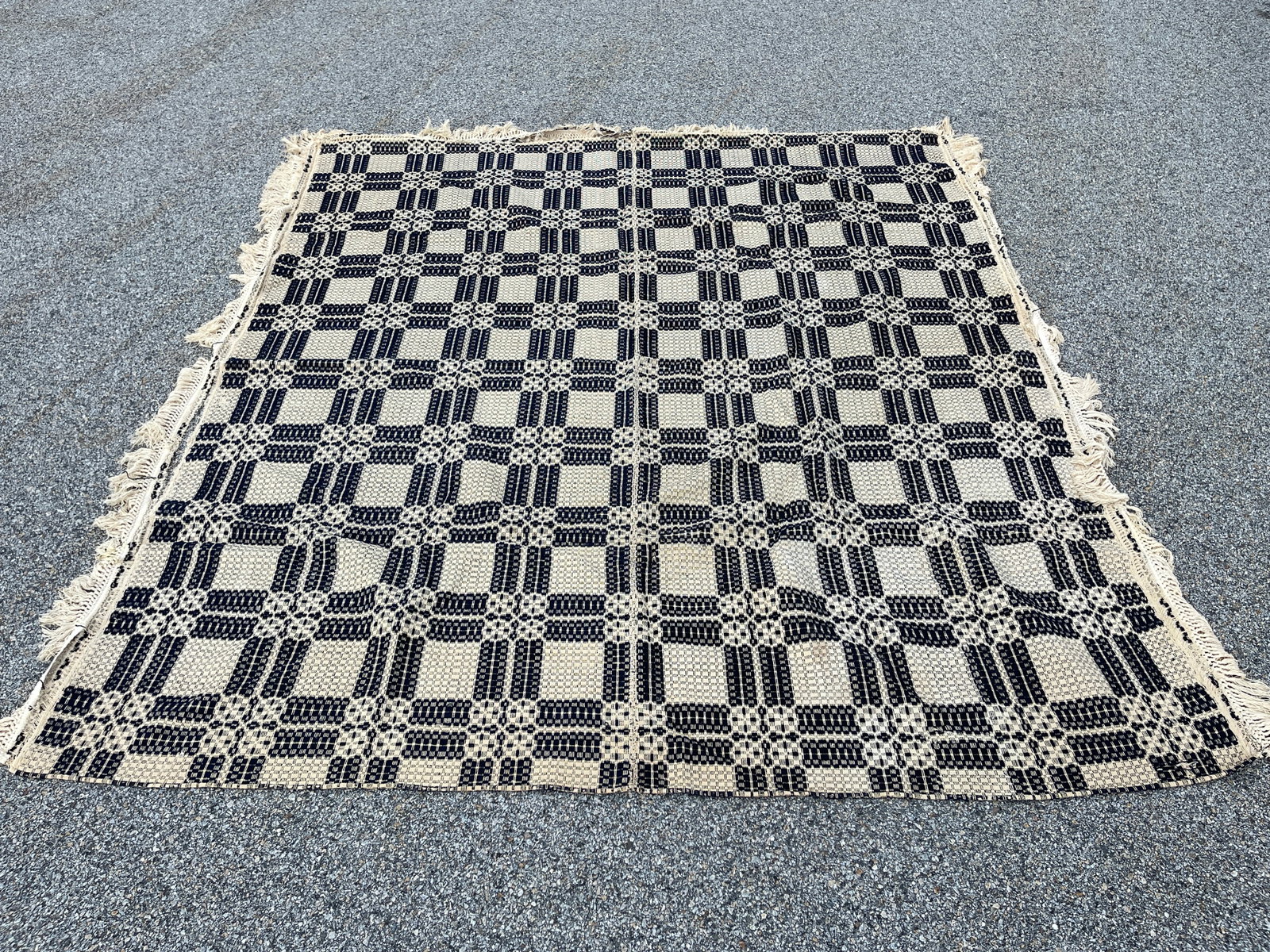 19TH C COVERLET (1 of 4)