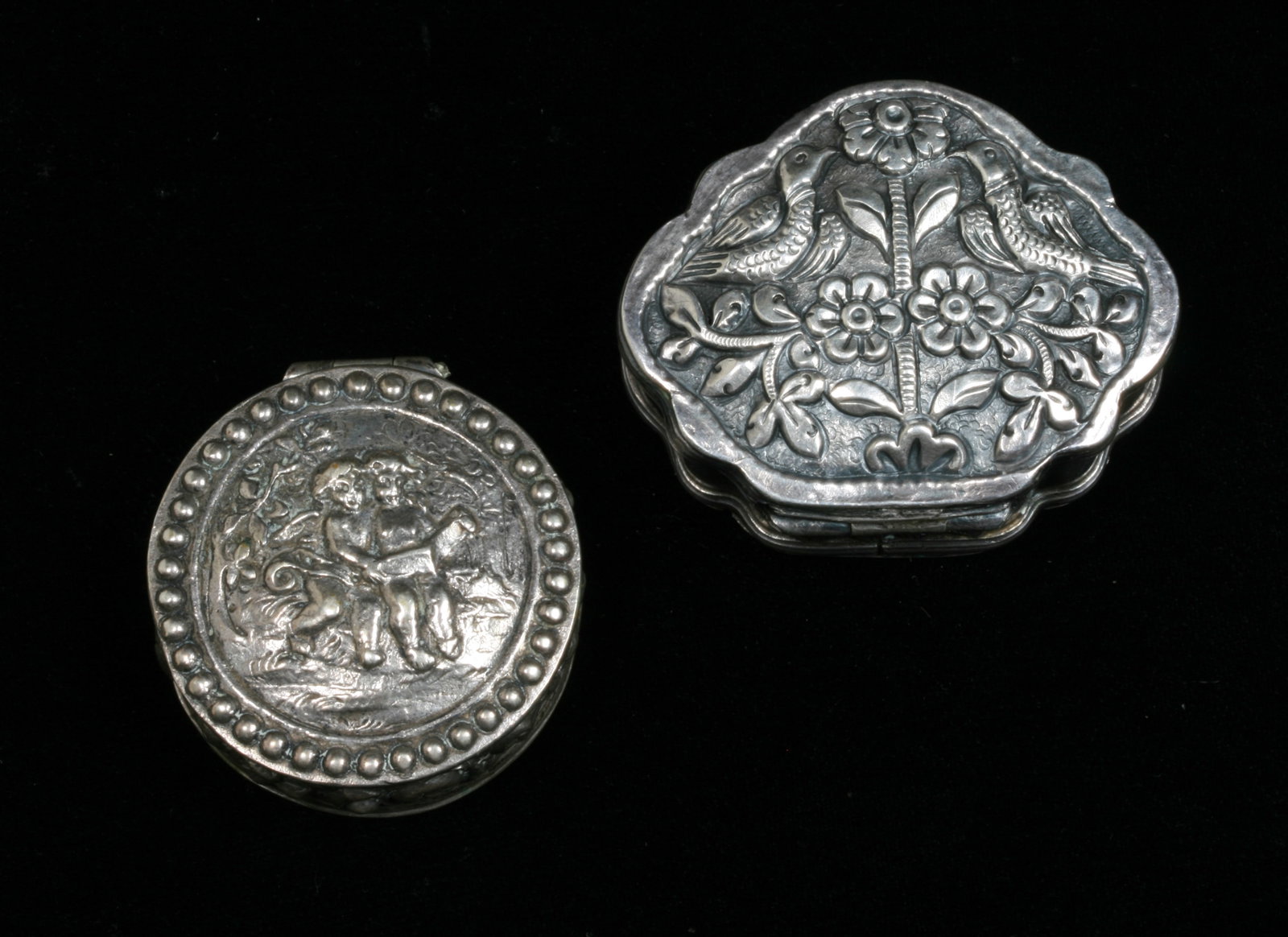 Two Antique Silver Pill Boxes - 3