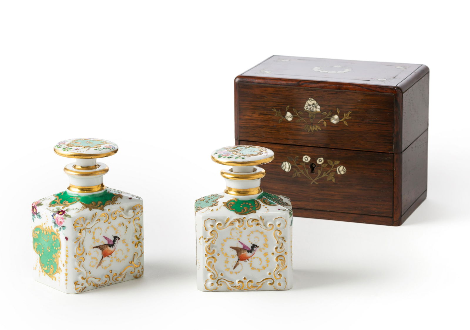 A PAIR OF 19TH CENTURY FRENCH ENAMEL AND PARCEL-GILT GLASS PERFUME FLASKS WITH A WOOD BOX: A PAIR OF 19TH CENTURY FRENCH ENAMEL AND PARCEL-GILT GLASS PERFUME FLASKS WITH A WOOD BOX D: 10 cm (i), 10 cm (ii)15 x 12 cm (iii)