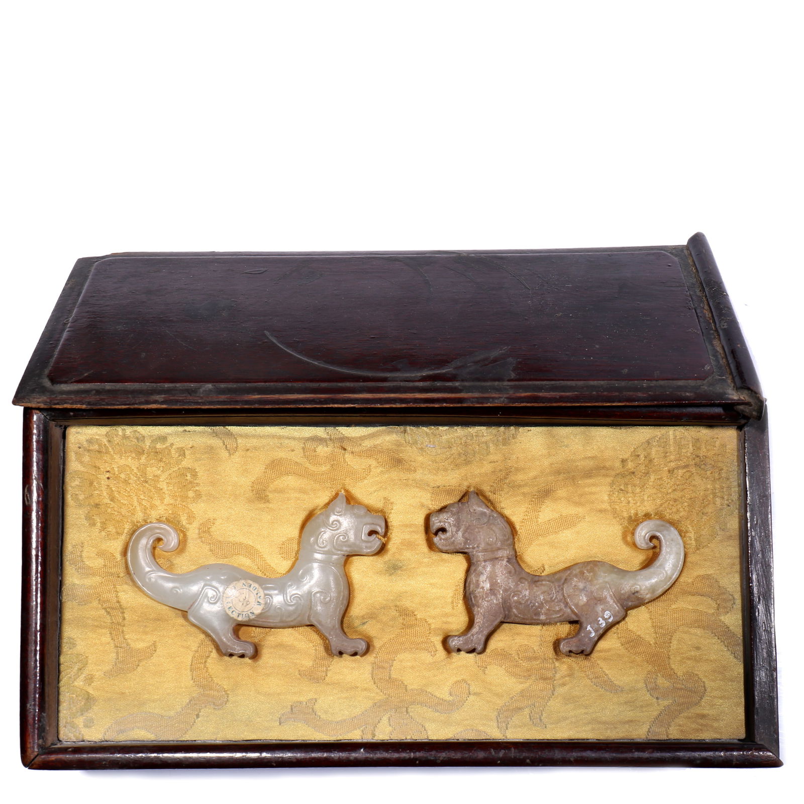 A Pair Of Chinese White Jade Carved Tiger-shaped Tally With Box: Jade: 73 x 46 x 7 mm. Box? 21 x 10.5 x 6.5 cm.