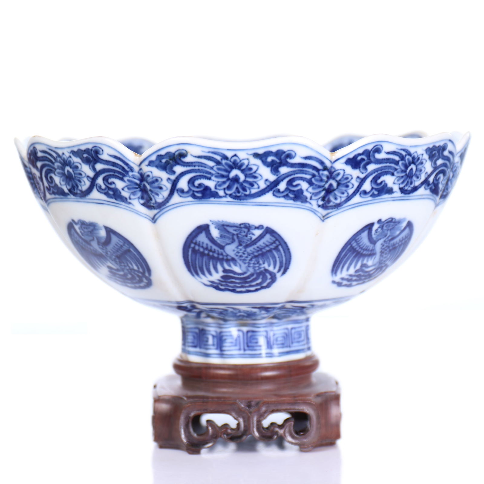 Chinese Blue And White Glazed Porcelain Steam Cup With Stand: D 19.5 cm. H 9.5 cm, 13 cm including stand.