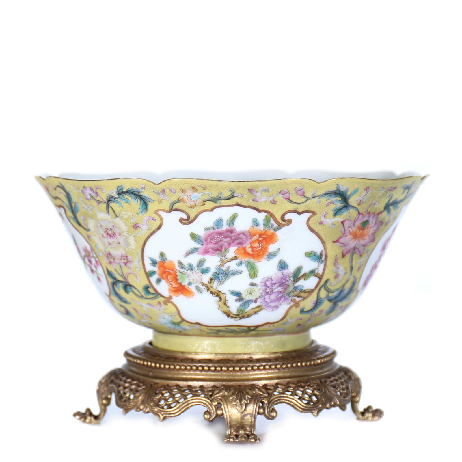 Chinese Yellow Glazed Famille-Rose Porcelain Bowl With Stand: D 18 cm, H 8 cm, 11.5 cm including stand.