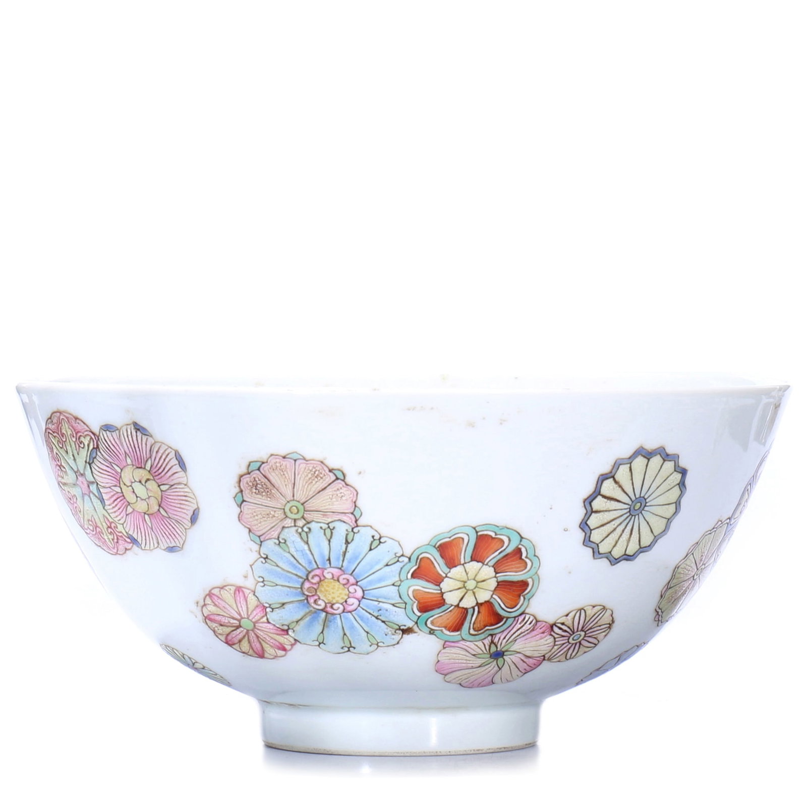A Chinese Famille-Rose Porcelain Bowl: H 6.5 cm D 14.5 cm