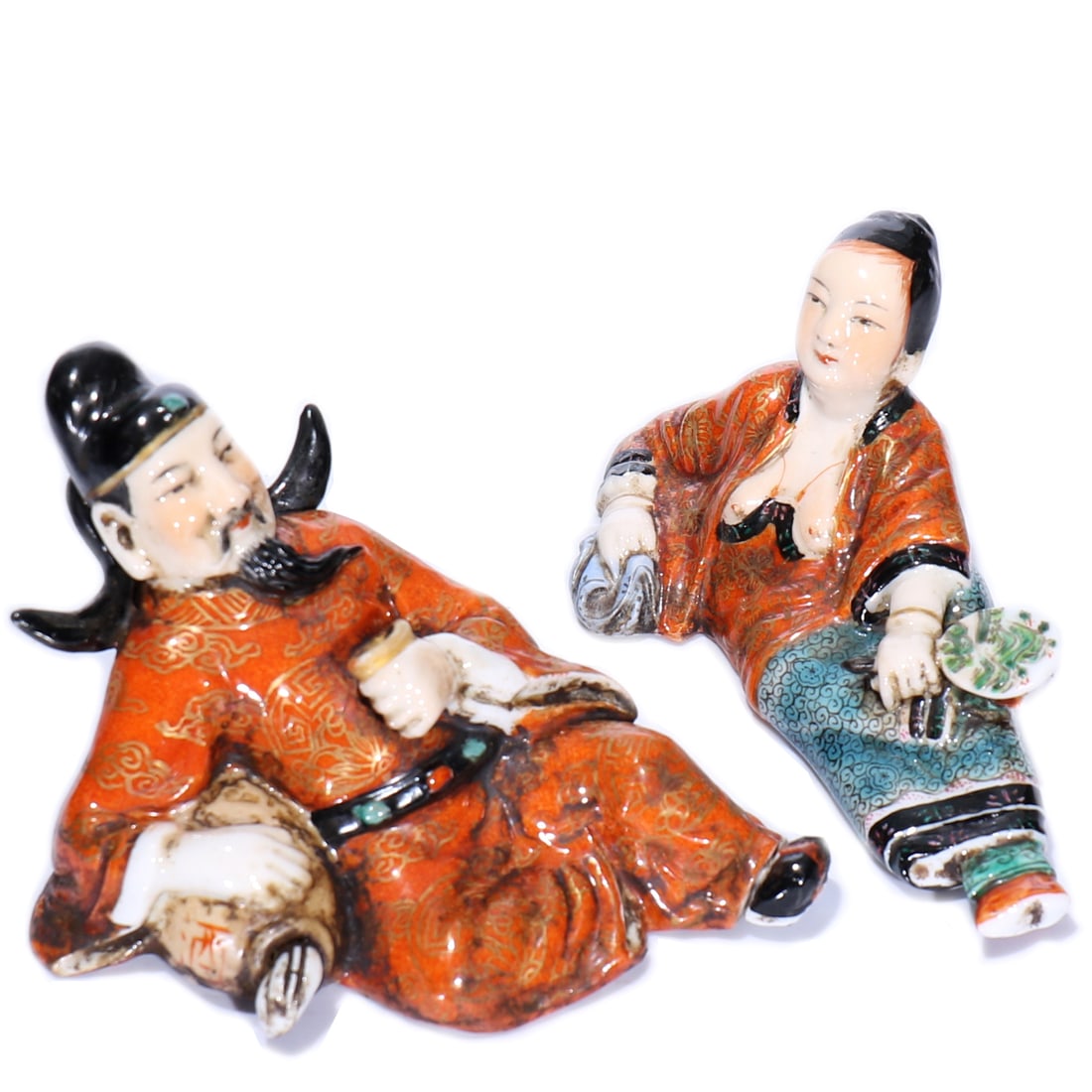 Two Chinese Famille-Rose Porcelain Figure Statues: H 6 cm L 9.5 cm resp H 5 cm L 10 cm