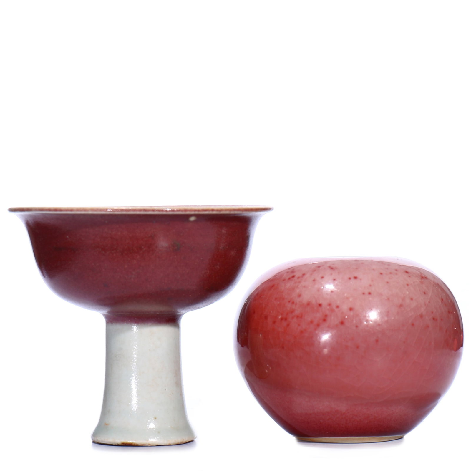 Two Chinese Copper Red Glazed Porcelain Steam Cup And Water Drop: H 8 cm D 9 cm resp H 6.5 cm D 8 cm