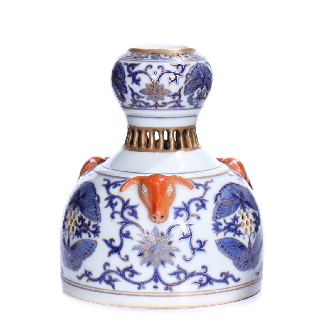 A Chinese Famille-Rose Porcelain Vase: H 14 cm D 12 cm