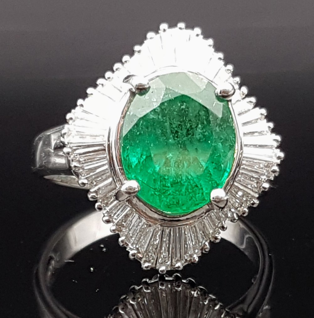 Gold 3.33 ct Colombian Emerald And Diamonds Ring (1 of 5)