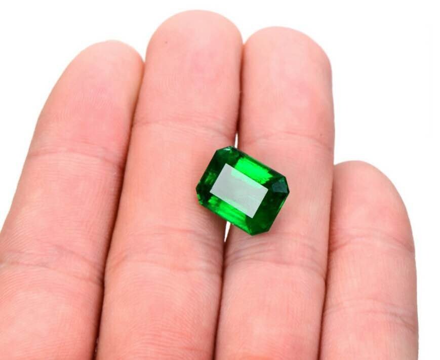 GRS Certified 9.00 ct Emerald Loose Stone (1 of 2)