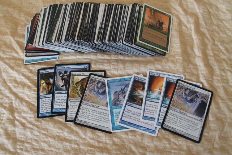 Small Magic the Gathering collection: Collection of older Magic the gathering cards