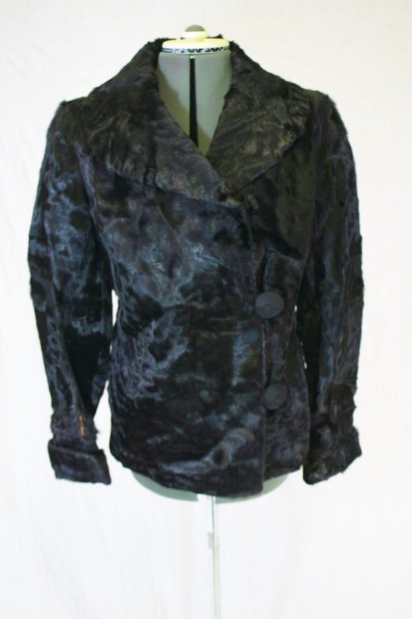 Edwardian / Victorian Fur Coat: A very nice fur coat. Unknown fur type. Very heavy. Size is best described as petite. Very nice condition other than a worn spot on the right sleve as seen. Was stored in a cedar chest for more than a