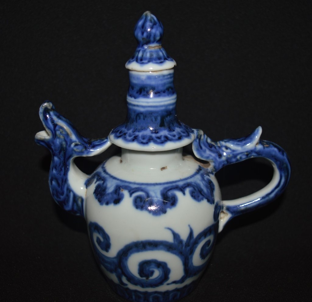 Chinese Blue and White Porcelain Ewer (1 of 7)