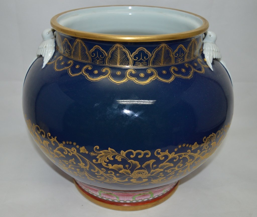 Chinese Blue Glazed Porcelain Vat (1 of 10)