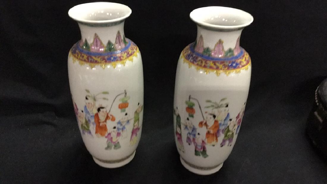 Pair of painted porcelain Chinese vases. (1 of 3)