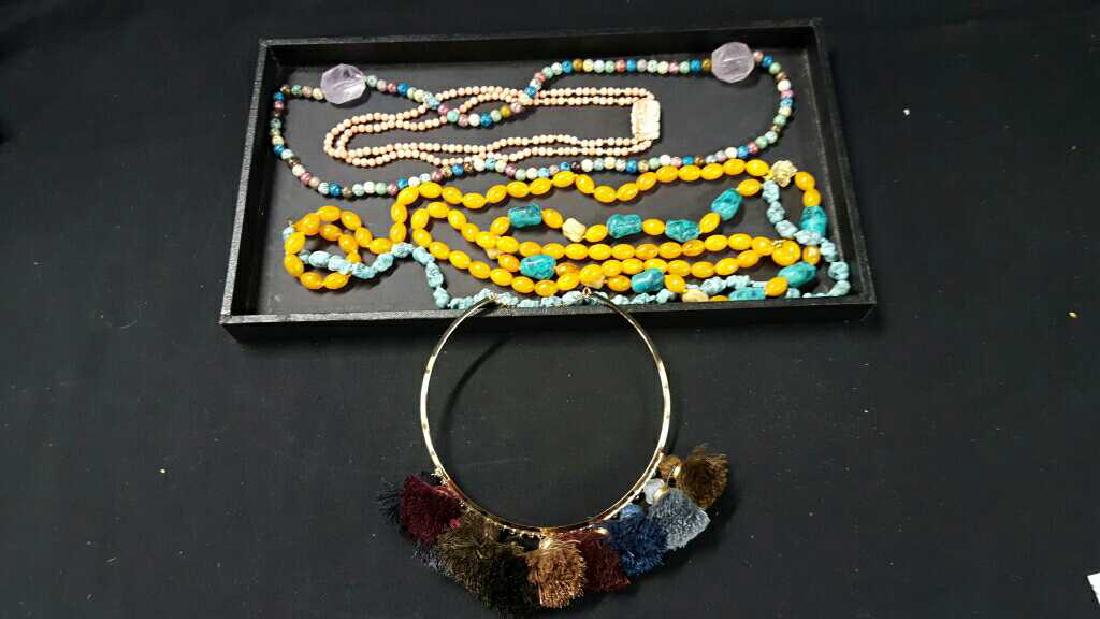 Miscellaneous necklaces with choker: Miscellaneous necklaces with choker. Stone plastic and glass 9 Good