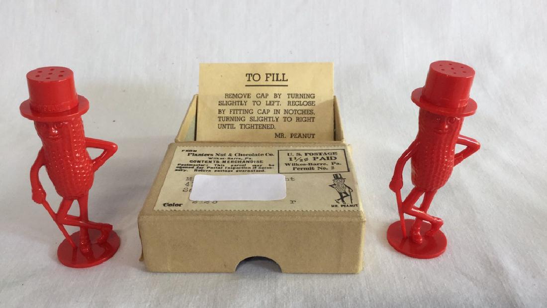 1950's  planters peanuts salt and pepper shakers (1 of 2)