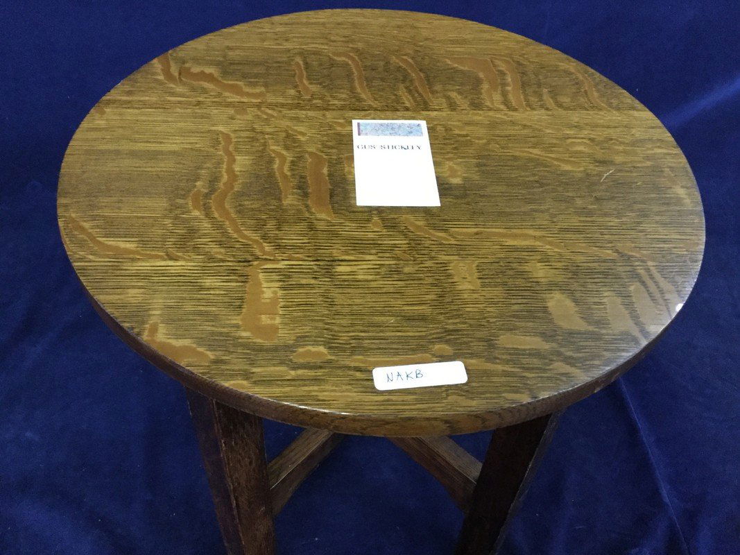 Gustav Stickley round oak table (1 of 3)