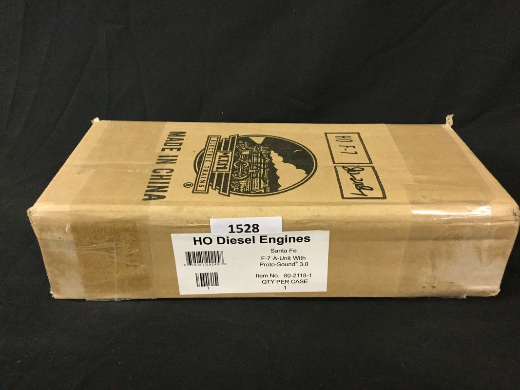 MTH electric train HO scale engine (1 of 1)