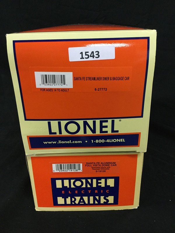 Two Lionel coach cars (1 of 2)