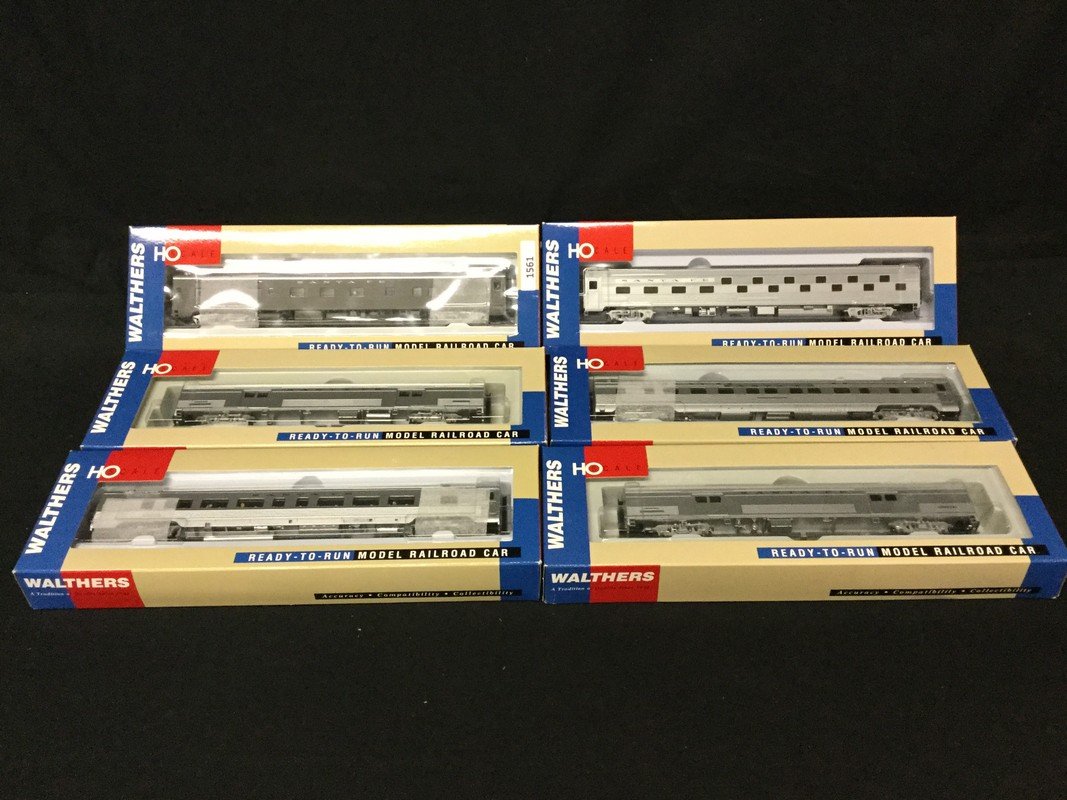 Six Walthers Ho scale cars (1 of 2)