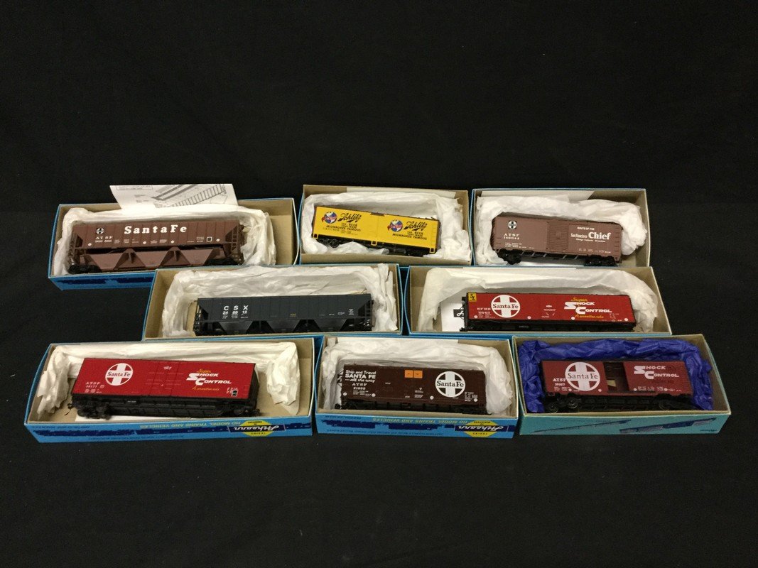 Eight Athearn Trains in Miniature cars (1 of 2)