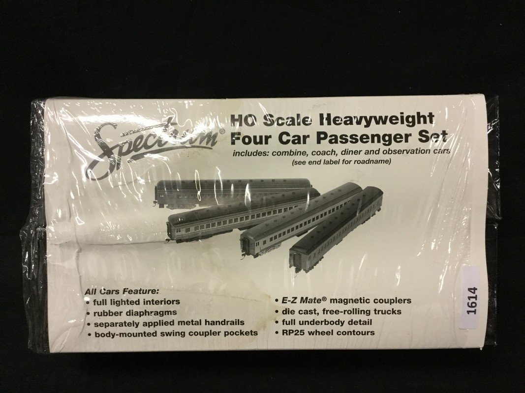 Spectrum 4 car passenger set (1 of 2)