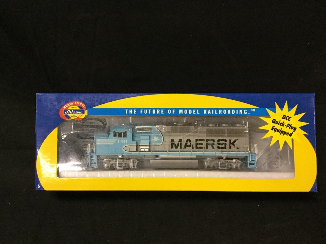 Athearn ready to roll DCC quick plug equipped Maersk (1 of 2)