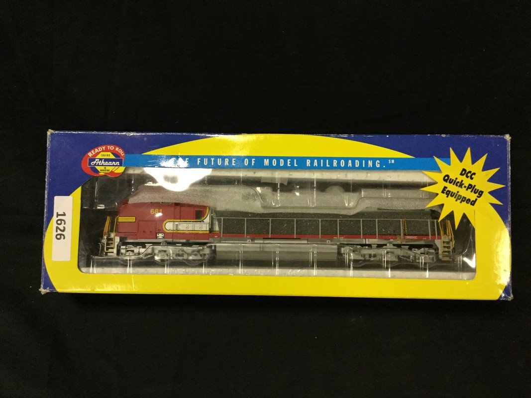 Athearn ready to roll DCC quick plug equipped BNSF (1 of 2)