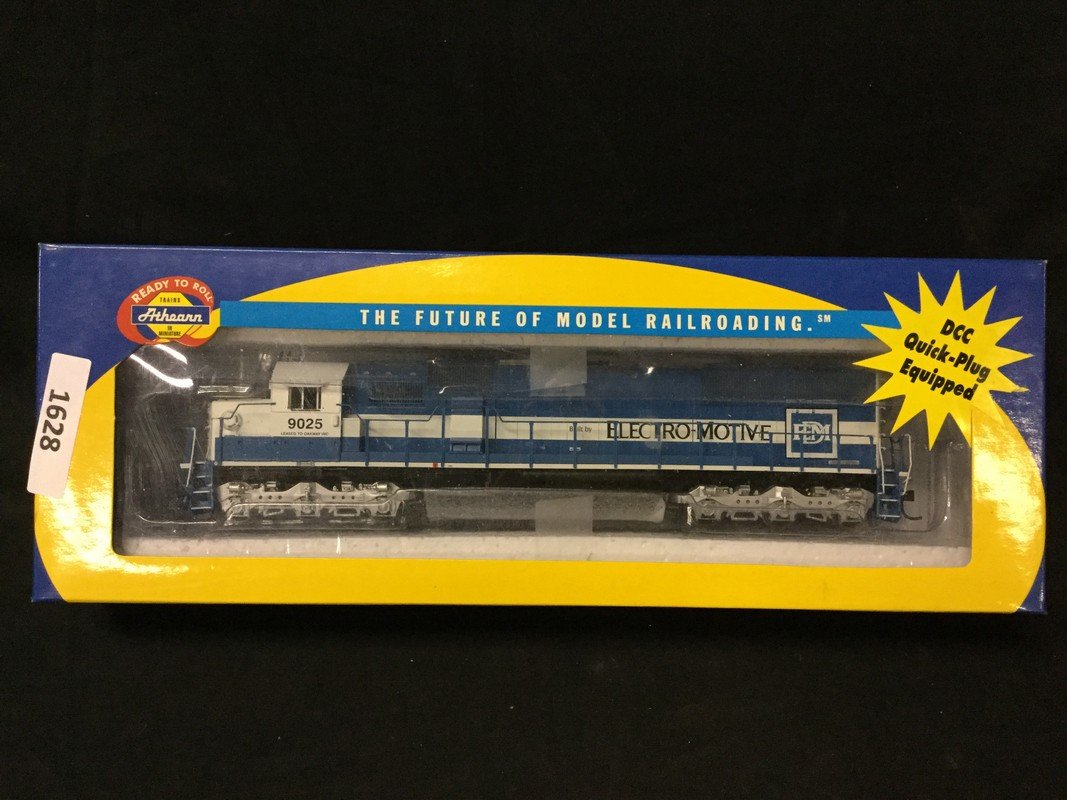 Athearn ready to roll DCC quick plug equipped (1 of 2)