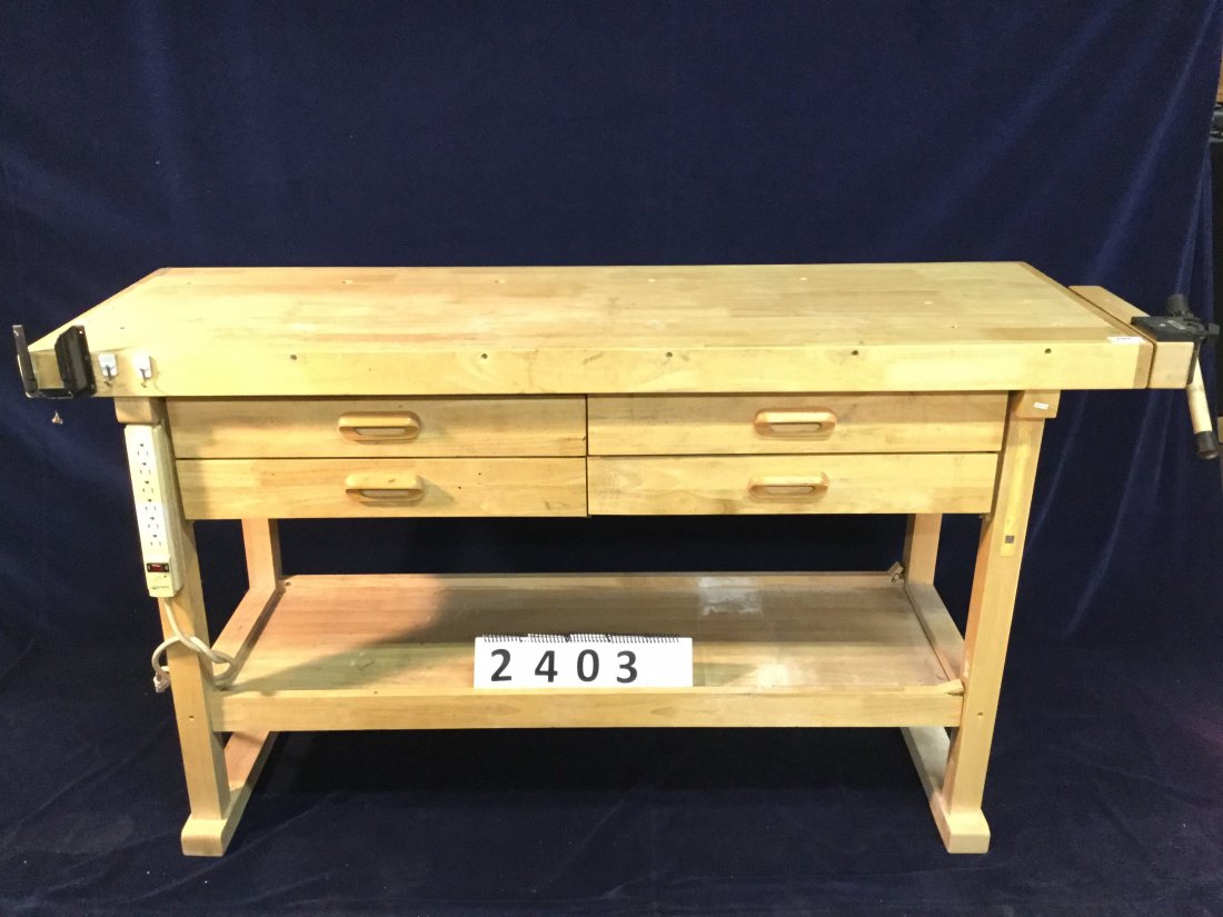 Pine work bench (1 of 1)