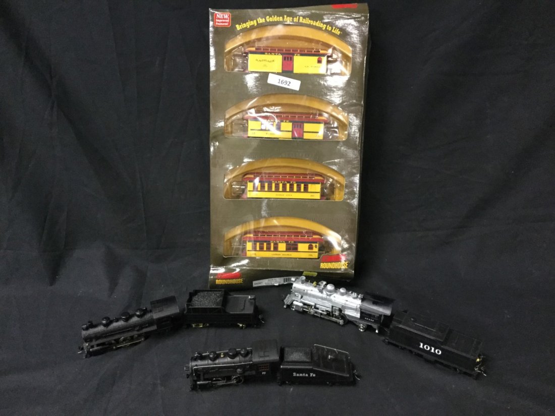 Roundhouse Santa Fe Overton set, and Roundhouse HO (1 of 3)