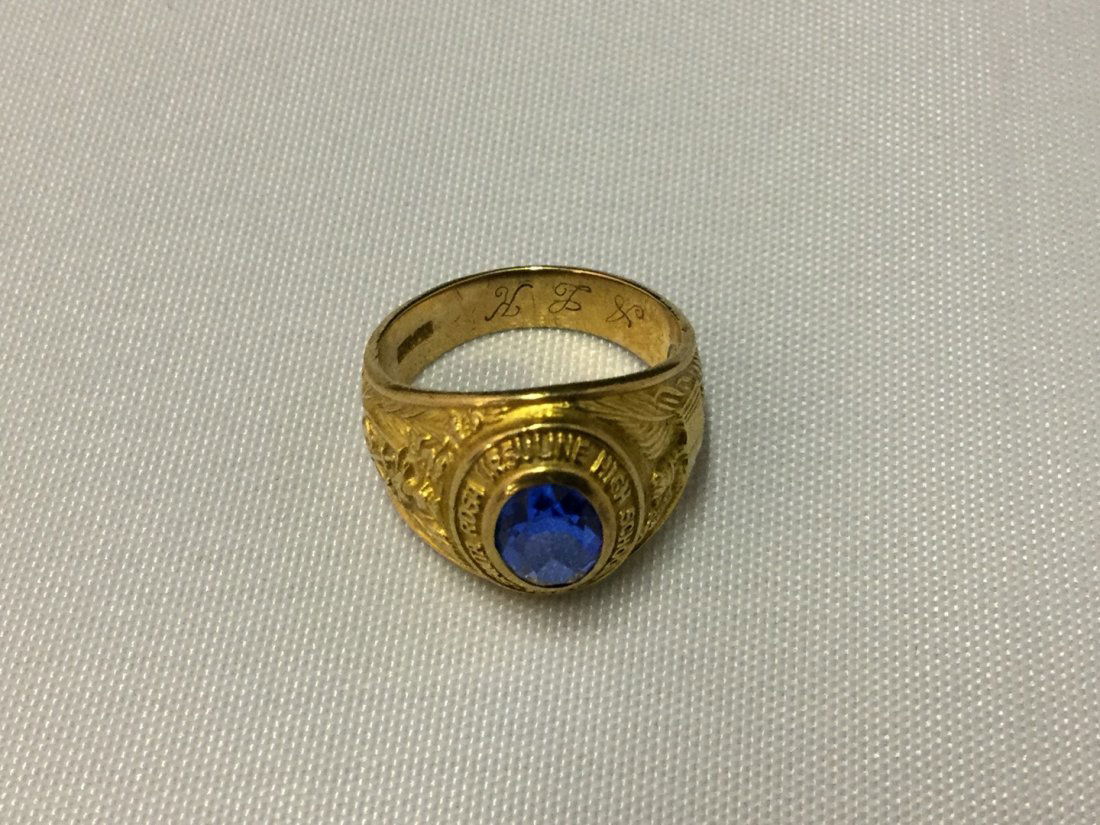 10k class ring 6 grams (1 of 2)