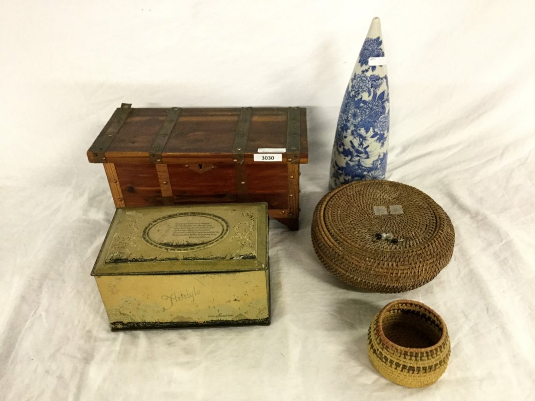 Treasure box and misc collectibles: Treasure box and misc collectibles