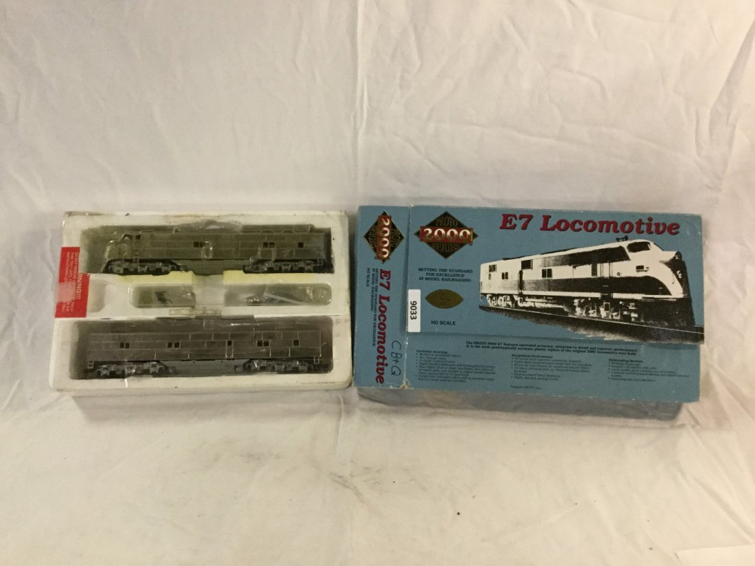 HO Proto 2000 series Locomotive. (1 of 2)
