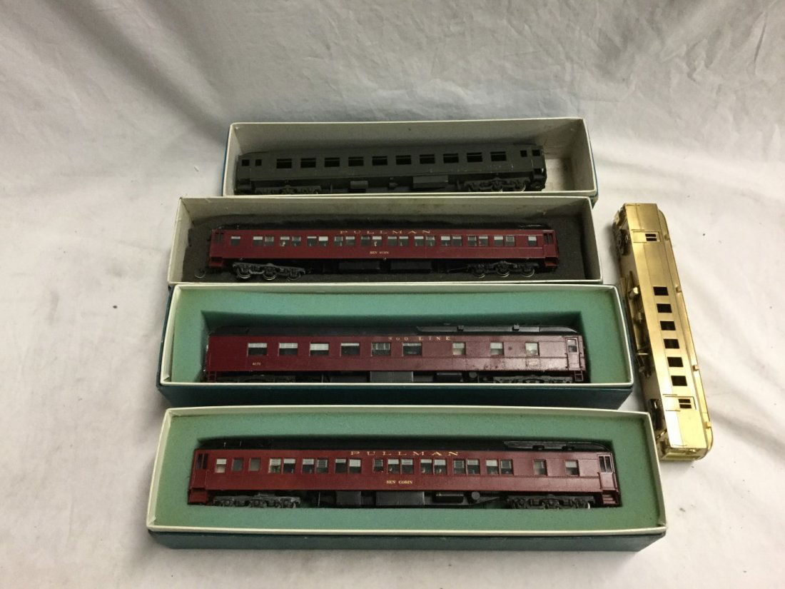 4 Lambert associates Model Trains with extra (1 of 2)