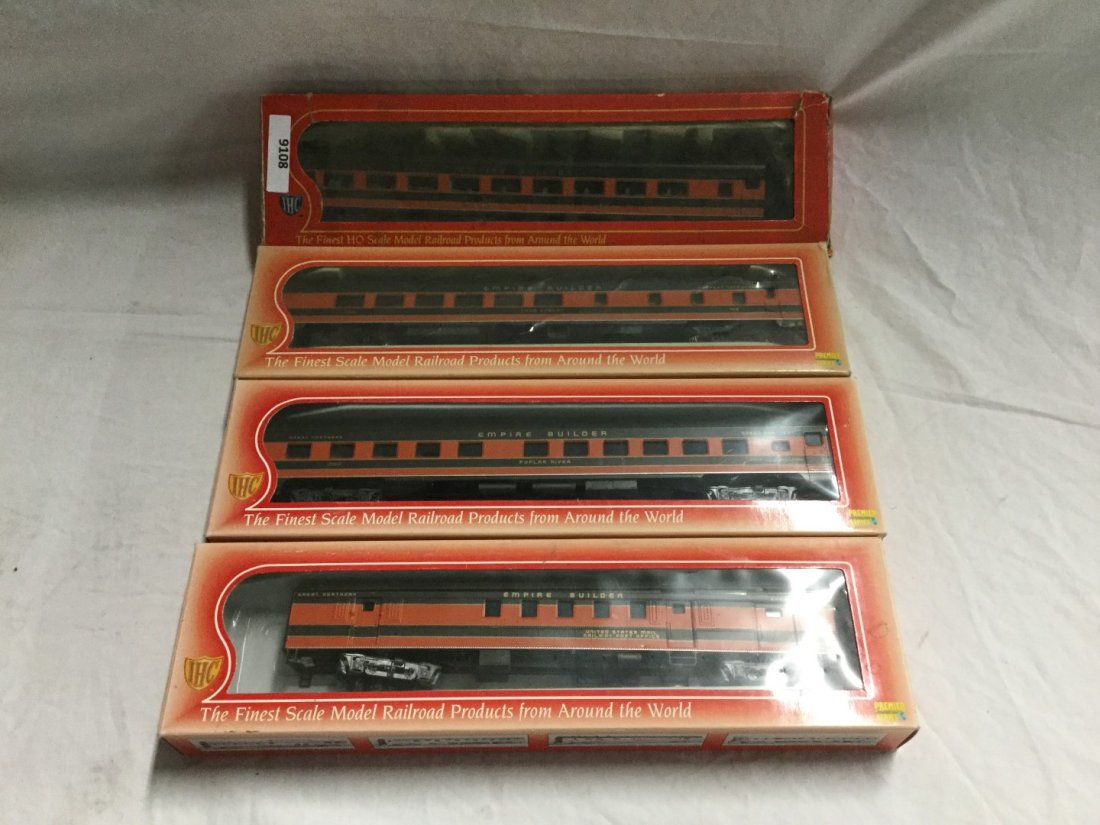 4 IHC model trains (1 of 2)