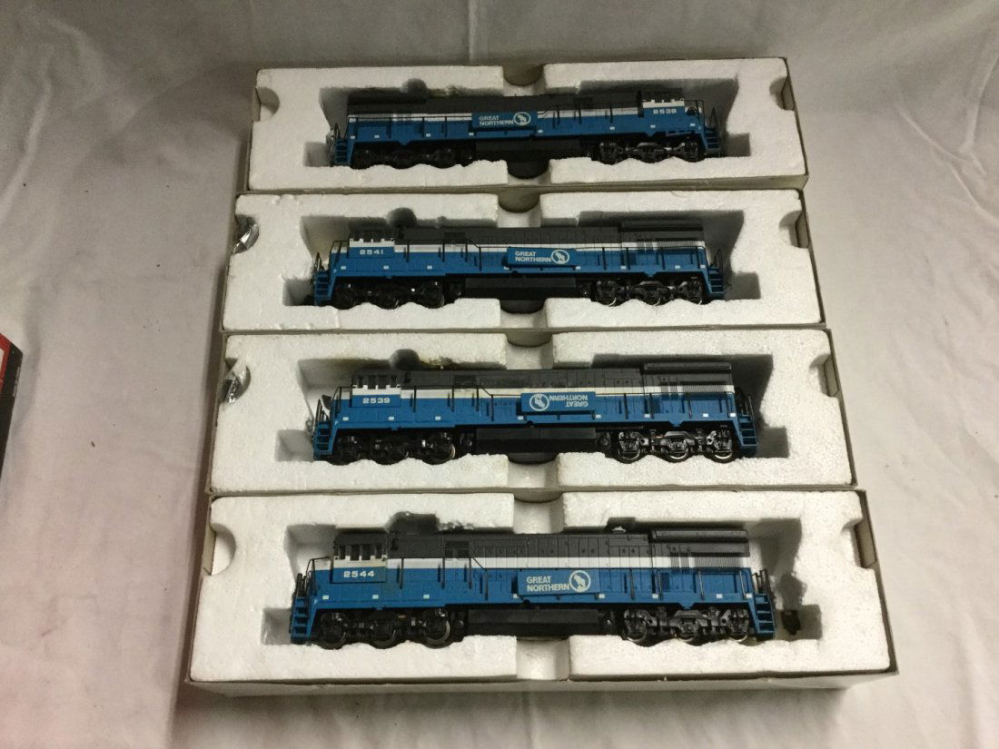4 Atlas model Trains (1 of 2)