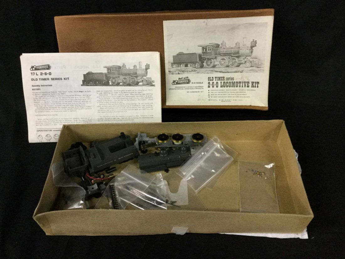 Roundhouse Ho scale locomotive kit (1 of 2)