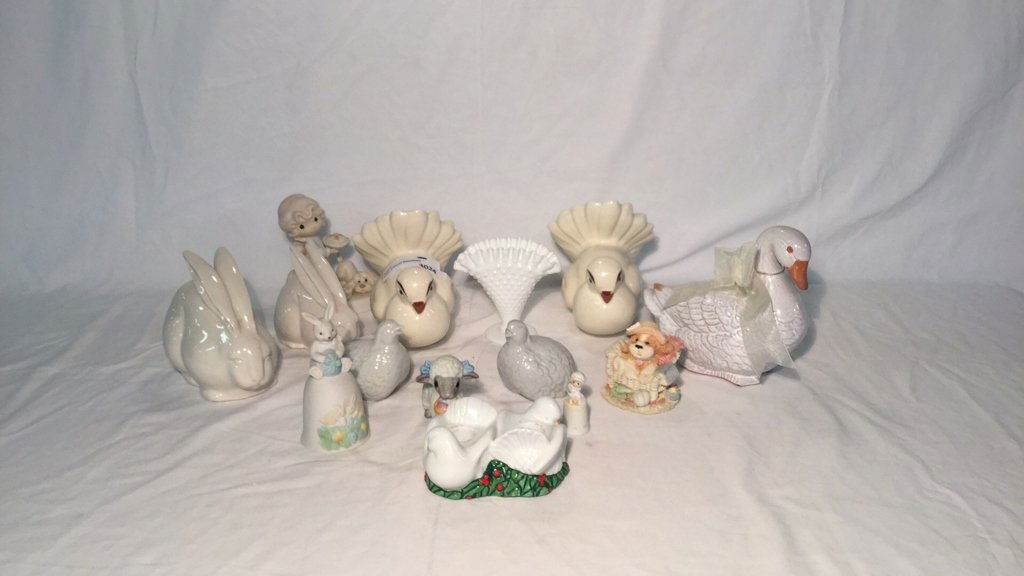Assorted animal figurines (1 of 1)