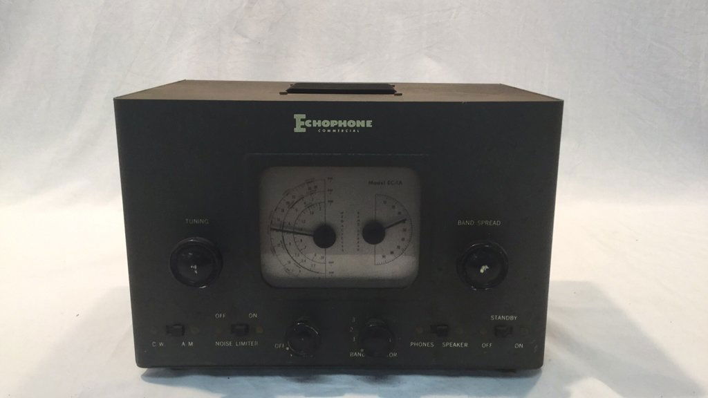 WWII 1945 Echophone EC-1A Tube Radio Receiver (1 of 6)