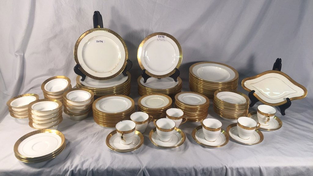 Large Lot of Mintons Gold Band China (1 of 7)