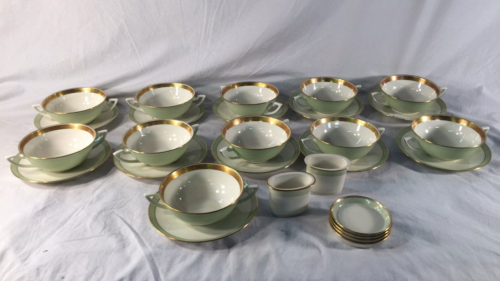 Royal Copenhagen DAGMAR Boullion Cups/Saucers (1 of 10)