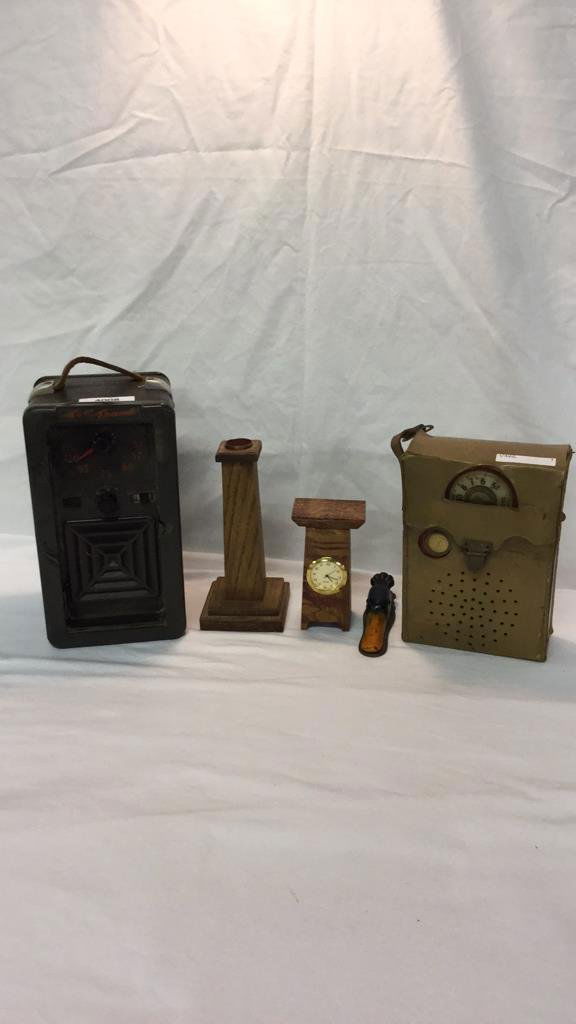 Two vintage radios a duck clothes pin wooden clock (1 of 2)