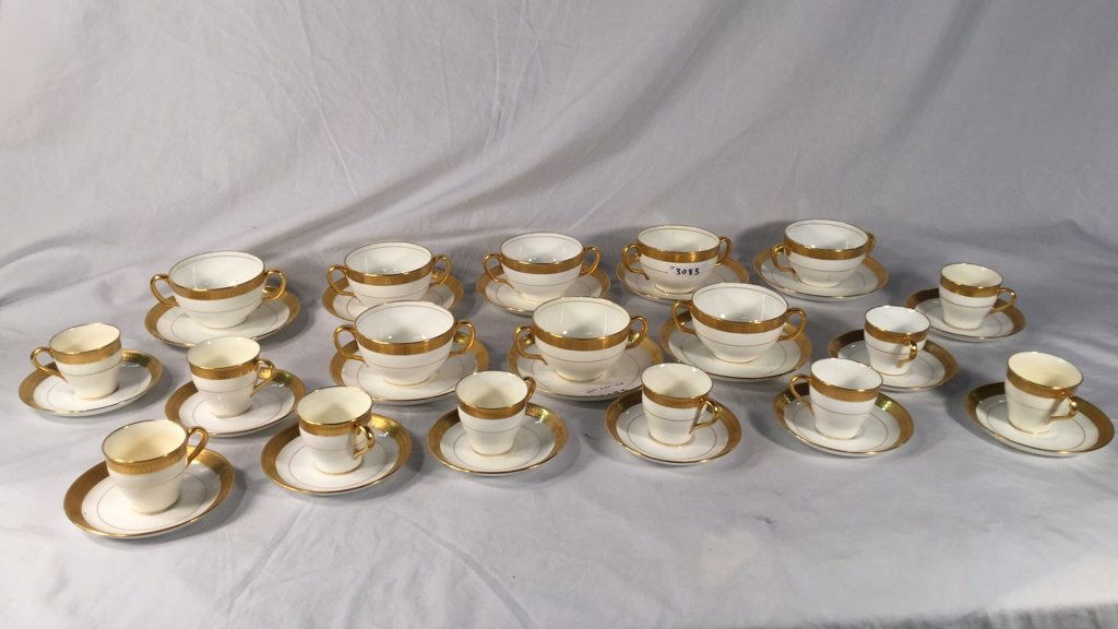 Mintons Gold Band Boullion/Tea Cups and Saucers (1 of 10)