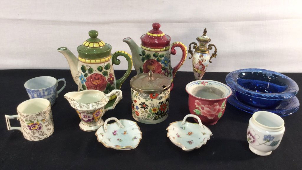 Lot of Assorted Ceramic and Porcelain Collectibles (1 of 6)