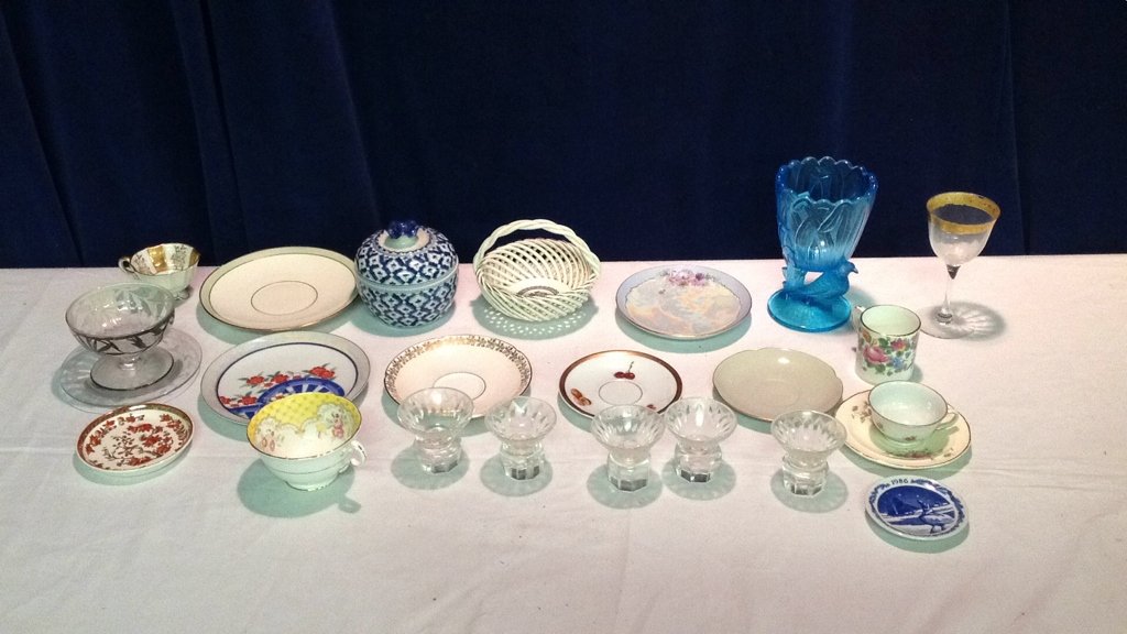 Lot of miscellaneous China: Lot of miscellaneous China. Spode, Golden Crown, etc.