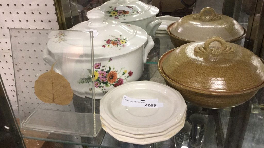 Pottery and kitchen ware (1 of 2)