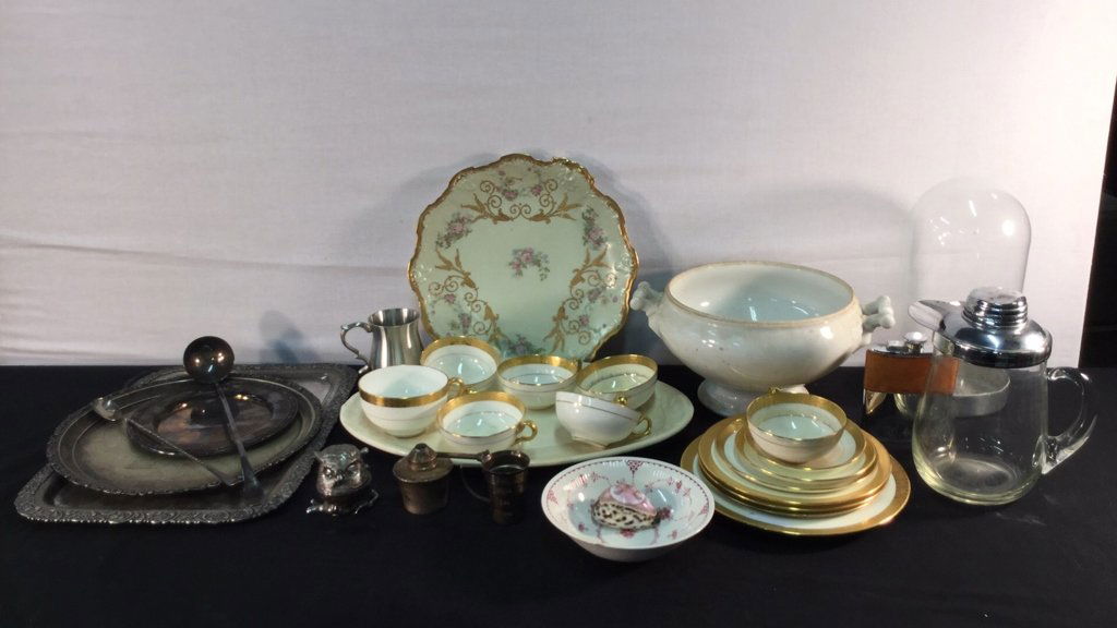 Lot of miscellaneous collectibles (1 of 4)