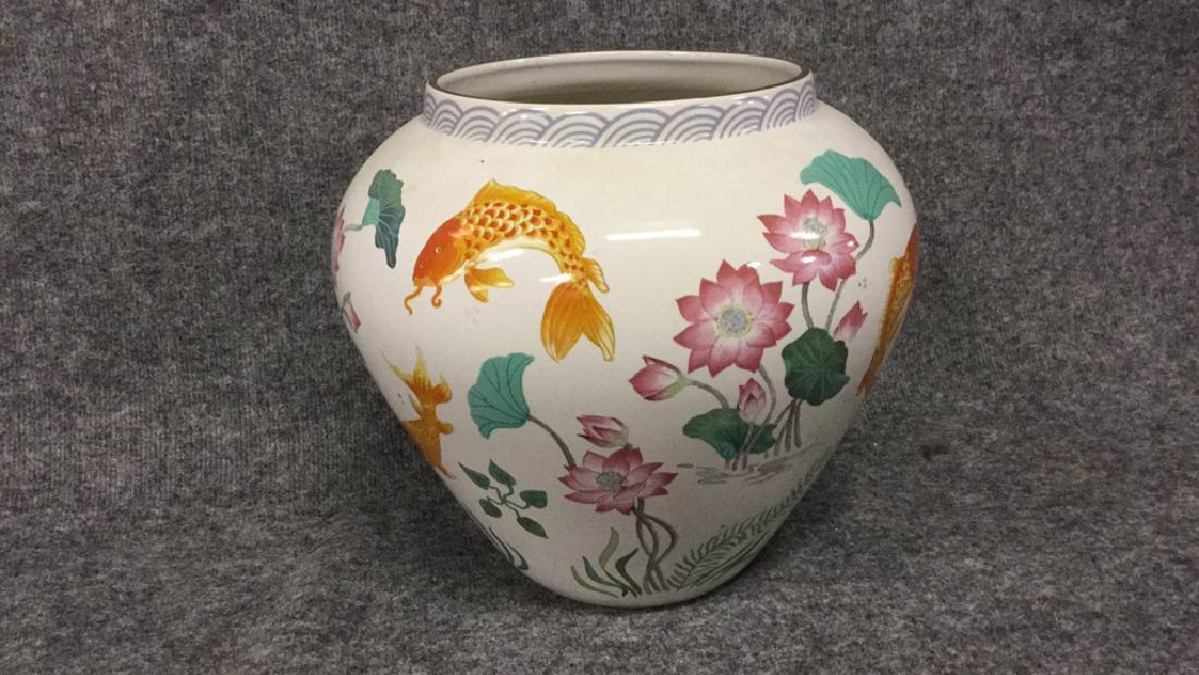 The vase of the golden carp by Zhe Zhou Jian: 1987 Franklin Mint The vase of the golden carp by Zhe Zhou Jian 13"