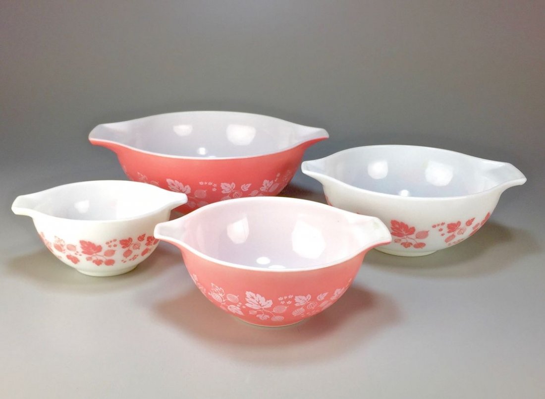 Vintage Pyrex Gooseberry Pink Cinderella Four Bowl Set (1 of 6)