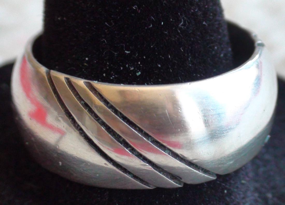 Vintage Taxco Sterling Silver Band Ring Size 9 (1 of 5)